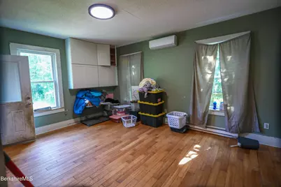 43 Lincoln St, Greenfield, MA 01301 - Photo 11
