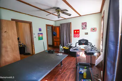 43 Lincoln St, Greenfield, MA 01301 - Photo 15