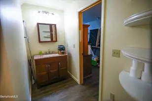43 Lincoln St, Greenfield, MA 01301 - Photo 27