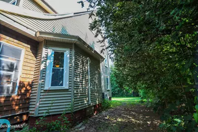 43 Lincoln St, Greenfield, MA 01301 - Photo 3