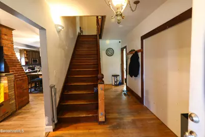 43 Lincoln St, Greenfield, MA 01301 - Photo 7