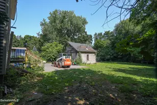 43 Lincoln St, Greenfield, MA 01301 - Photo 5
