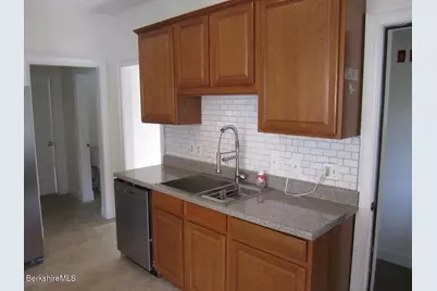 26 Gallup St #B, North Adams, MA 01247 - Photo 5