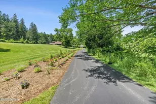 1341 Green River Rd, Williamstown, MA 01267 - Photo 9