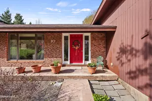 10 Lori Ct, Pittsfield, MA 01201 - Photo 5