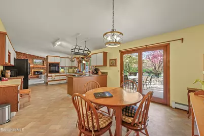 10 Lori Ct, Pittsfield, MA 01201 - Photo 25