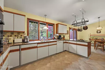 10 Lori Ct, Pittsfield, MA 01201 - Photo 21