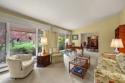 10 Lori Ct, Pittsfield, MA 01201 - Photo 3