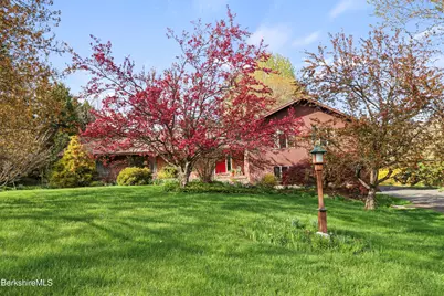 10 Lori Ct, Pittsfield, MA 01201 - Photo 7