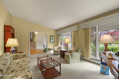 10 Lori Ct, Pittsfield, MA 01201 - Photo 11
