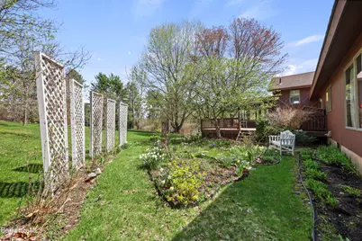 10 Lori Ct, Pittsfield, MA 01201 - Photo 47