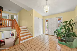 10 Lori Ct, Pittsfield, MA 01201 - Photo 7