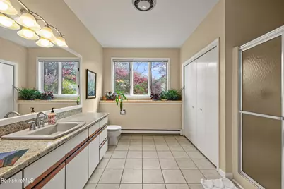 10 Lori Ct, Pittsfield, MA 01201 - Photo 39
