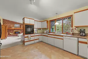 10 Lori Ct, Pittsfield, MA 01201 - Photo 19