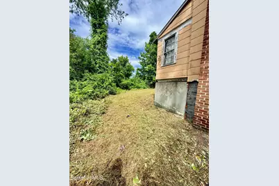 79 Dewey Ave, Pittsfield, MA 01201 - Photo 3