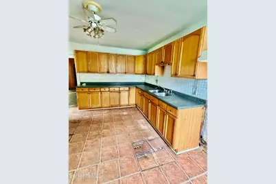 79 Dewey Ave, Pittsfield, MA 01201 - Photo 9