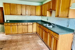79 Dewey Ave, Pittsfield, MA 01201 - Photo 9