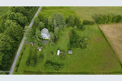 39 Cascade St, Pittsfield, MA 01201 - Photo 3