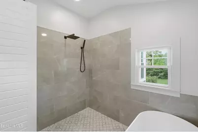 39 Cascade St, Pittsfield, MA 01201 - Photo 43