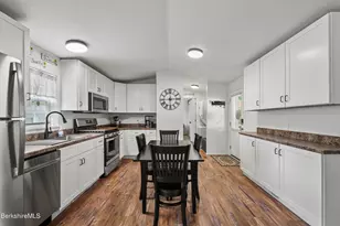 20 Pines Lodge Park Pl Pl, Williamstown, MA 01267 - Photo 5