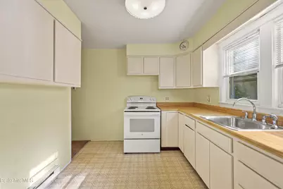 14 Stockbridge Ave, Dalton, MA 01226 - Photo 11