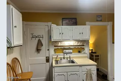 22 South St, North Adams, MA 01247 - Photo 7