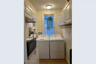 22 South St, North Adams, MA 01247 - Photo 9