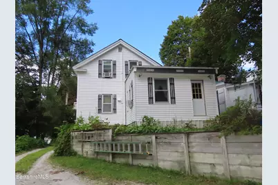 42 Prospect St, North Adams, MA 01247 - Photo 3