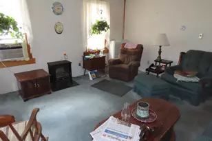 42 Prospect St, North Adams, MA 01247 - Photo 11