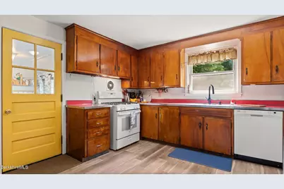 140 Orchard St, Lee, MA 01238 - Photo 7