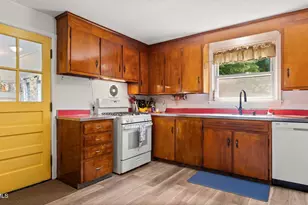 140 Orchard St, Lee, MA 01238 - Photo 7