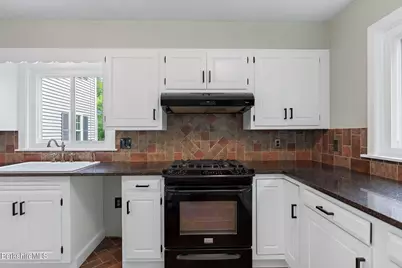 500 Walker St, Lenox, MA 01240 - Photo 15
