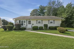34 Baldwin Ave, Pittsfield, MA 01201 - Photo 3