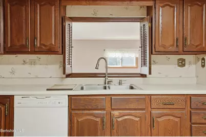 34 Baldwin Ave, Pittsfield, MA 01201 - Photo 23
