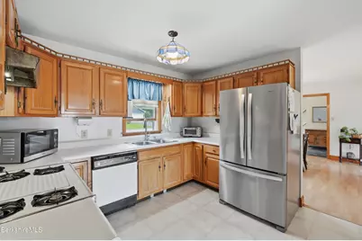 130 Ridge Ave, Pittsfield, MA 01201 - Photo 15
