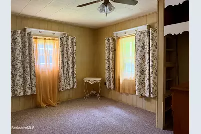 46 Pinehurst Ave, Pittsfield, MA 01201 - Photo 5