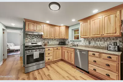 787 Churchill St, Pittsfield, MA 01201 - Photo 7