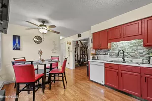 14 Clifford St, Pittsfield, MA 01201 - Photo 13
