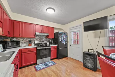 14 Clifford St #A5, Pittsfield, MA 01201 - Photo 9