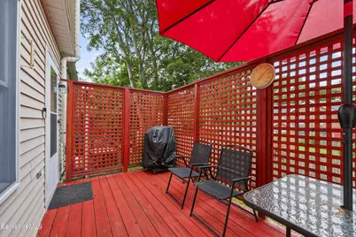 14 Clifford St #A5, Pittsfield, MA 01201 - Photo 3