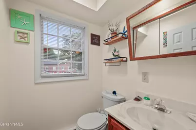 14 Clifford St #A5, Pittsfield, MA 01201 - Photo 15