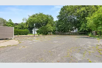 306 Wahconah St, Pittsfield, MA 01201 - Photo 5