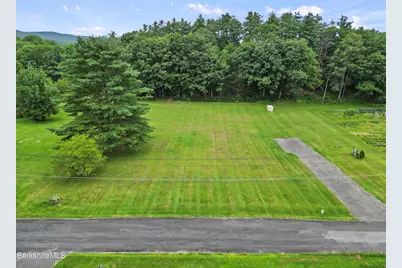 636 Hancock Rd, Pittsfield, MA 01201 - Photo 3