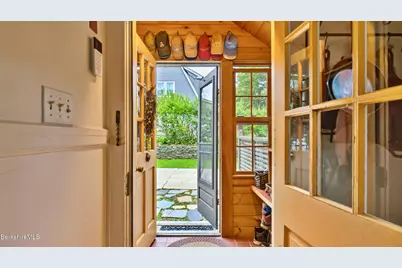 444 Pomeroy Ave, Pittsfield, MA 01201 - Photo 9