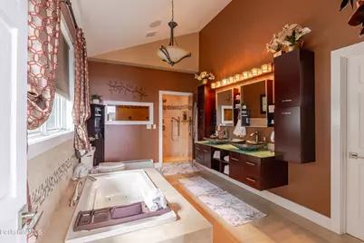 140 Hancock Rd, Pittsfield, MA 01201 - Photo 33