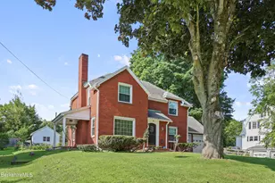 96 E Housatonic St, Pittsfield, MA 01201 - Photo 5