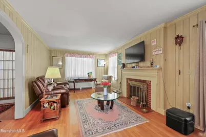 96 E Housatonic St, Pittsfield, MA 01201 - Photo 9