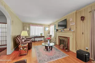 96 E Housatonic St, Pittsfield, MA 01201 - Photo 9