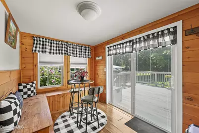 20 Cromwell Ave, Pittsfield, MA 01201 - Photo 11