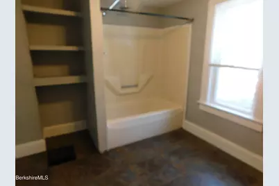 120 Danforth Ave, Pittsfield, MA 01201 - Photo 15